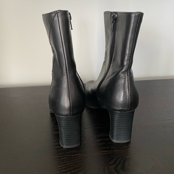 Ladies Black Leather Upper Boots - Picture 3 of 6